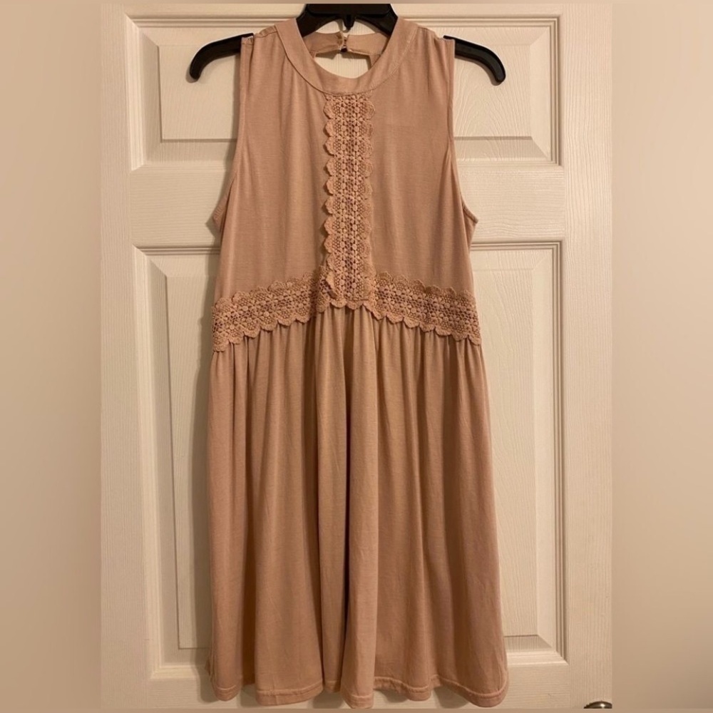 She + Sky Dress with Crochet Lace Trim Cute & Comfy Blush
Color Size Medium NWT